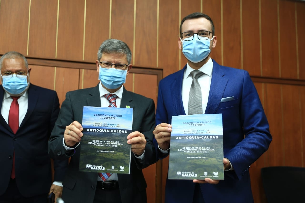 Ante el Congreso de la República fue radicada la solicitud de autorización para la creación de la RAP del Agua y la Montaña Antioquia –Caldas