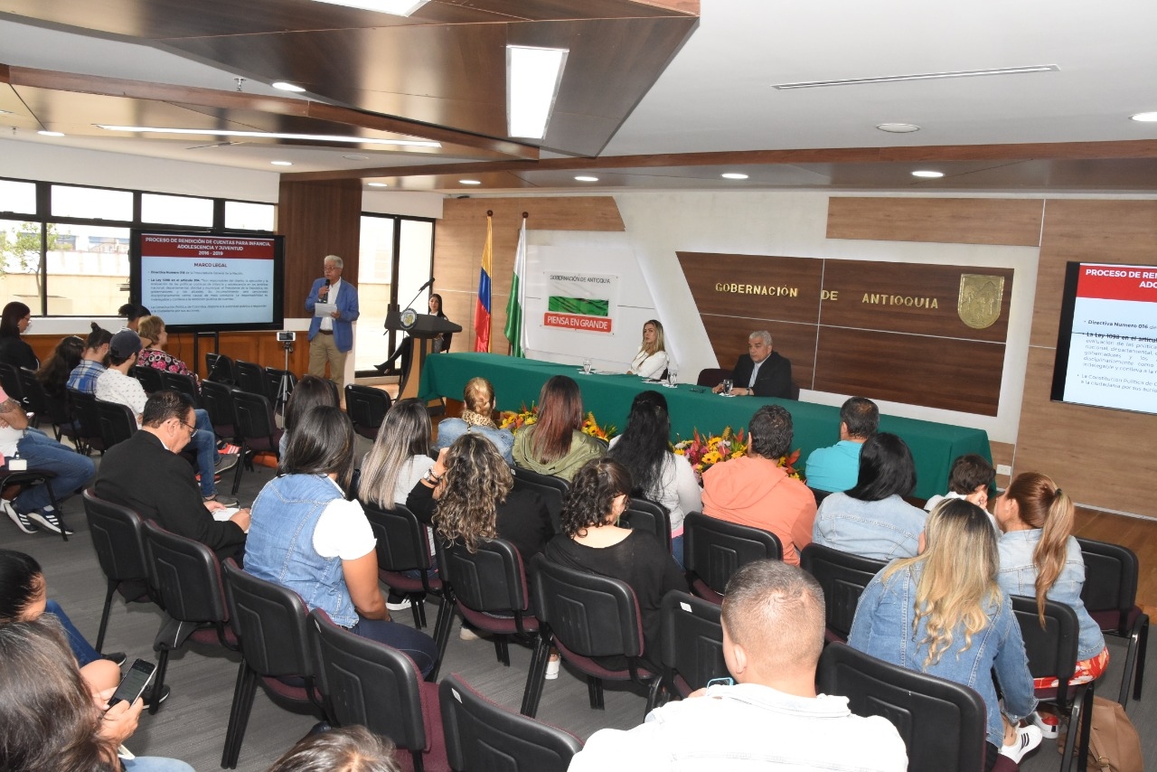 Antioquia invirtió en el cuatrienio 7.2 billones de pesos en niñez y juventud