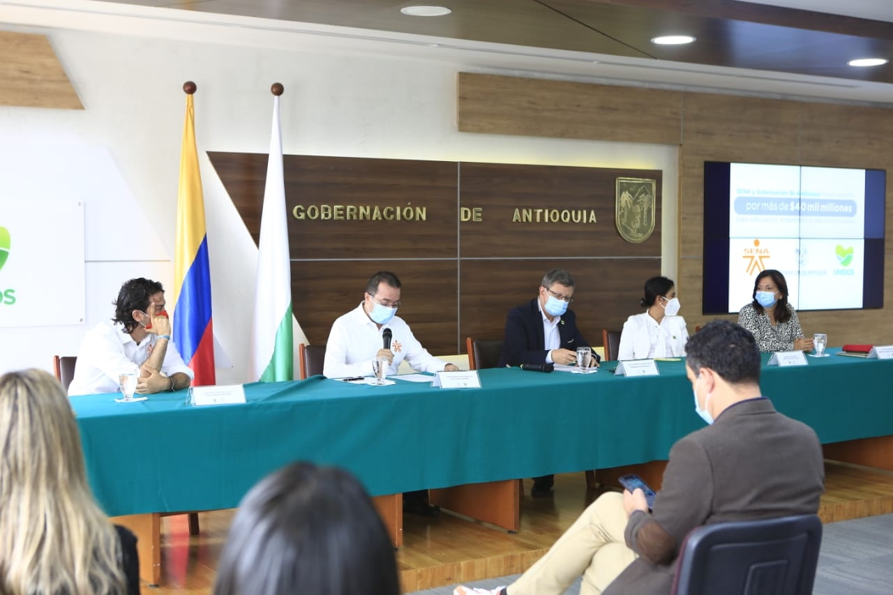 SENA y Gobernación de Antioquia firman acuerdo por más de $40 mil millones para educación, emprendimiento e innovación