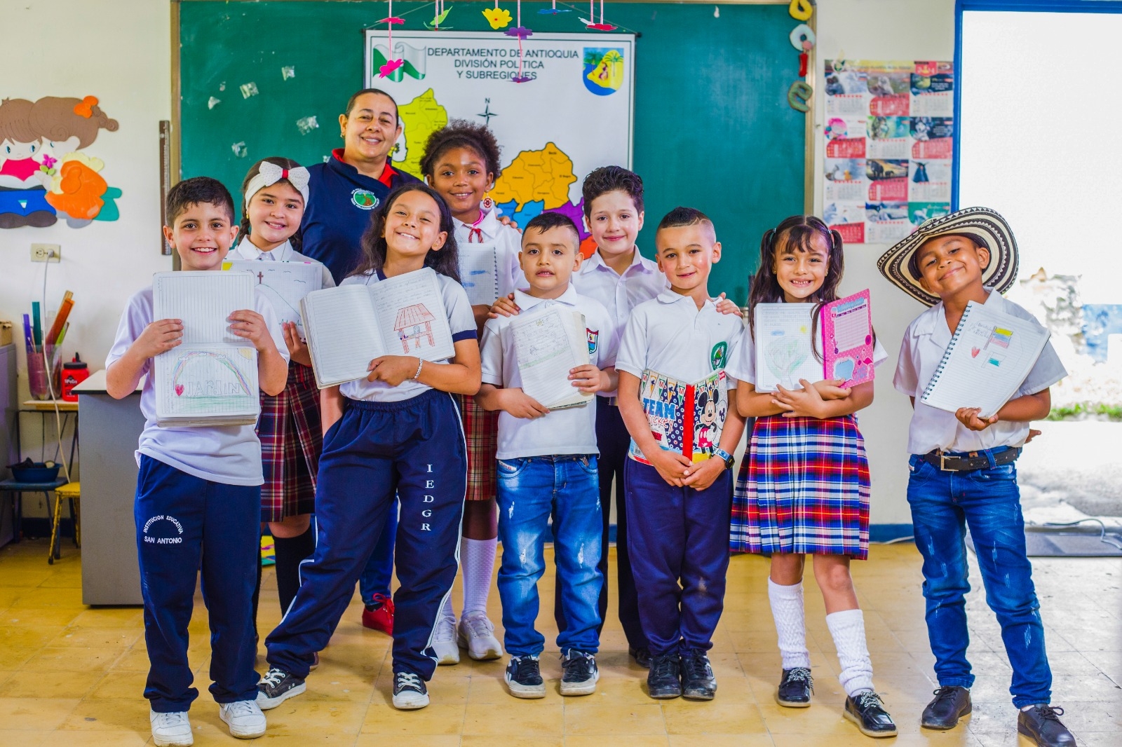 Avanza con éxito el proceso de matrículas escolares en Antioquia: 373.517 estudiantes se han matriculado